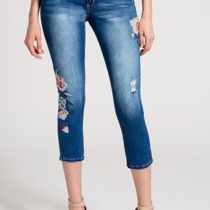 Royalty For Me Embroided Jean, ankle cropped, size 4, petite